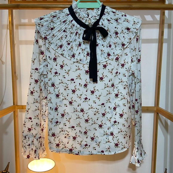Floral Print Korean Tops .Size - M (Fit S-M) - Picture 3 of 7